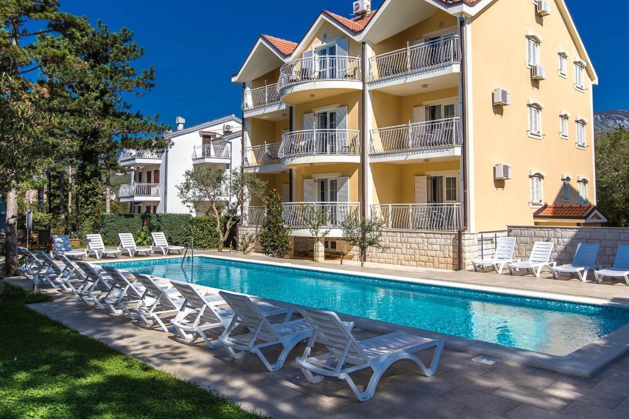 Apartments With A Swimming Pool Jadranovo, Crikvenica - 3238 Екстериор снимка